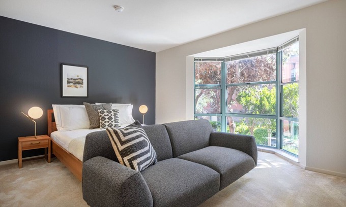 South Beach Apartment | Sleek South Beach Studio w/Movie Room near AT&T Park by Blueground