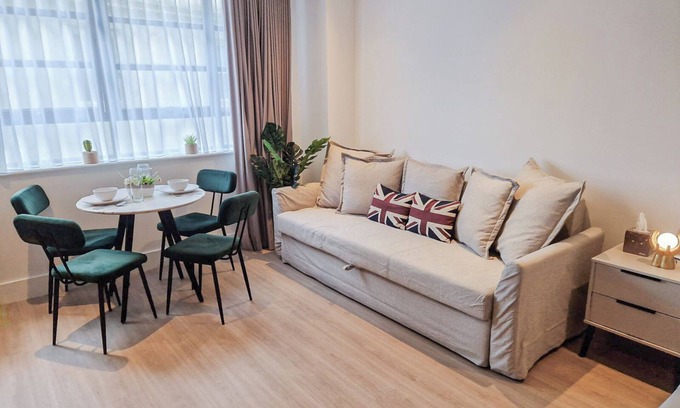 St. Johns Wood Apartment | Sleek Studio Apartment with Lift & FREE Wi-Fi steps from Regent's Parkn