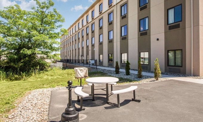 Town of Wawayanda Hotel | Sleep Inn & Suites Middletown - Goshen