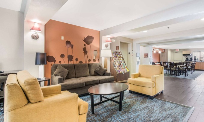 Ronks Hotel | Sleep Inn & Suites Ronks - Lancaster Area