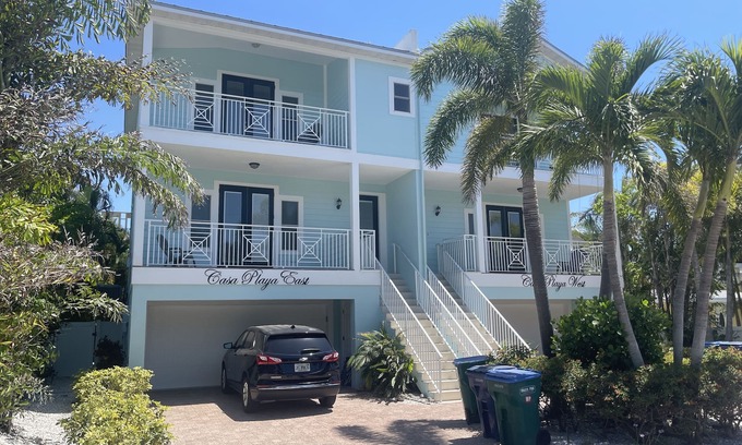Bradenton Beach House | Sleeps 10 Beach-Bay Views Private Heated Pool Elevator Perfect location