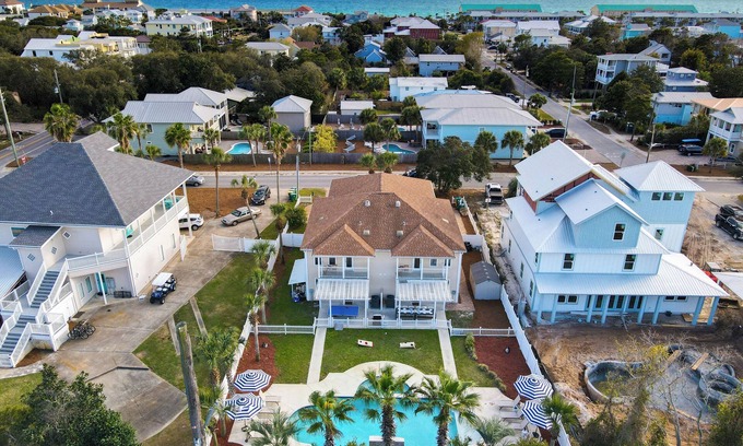 Crystal Beach House | Sleeps 36 | 2 Homes, Walk to Beach, Priv Pool + Hot Tub | Tidal Wave & Seacrest