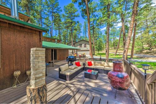 Ruidoso House | Sleepy Bear Cabin in Ruidoso Deck and Yard Games!