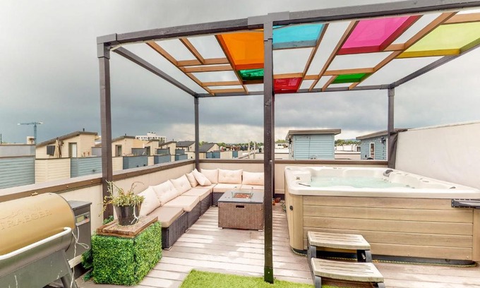 West Colfax House | Sloan Lake’s Rooftop Oasis