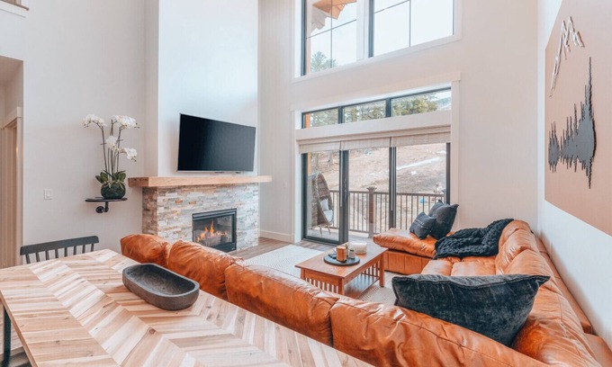 North Conway Apartment | Slopeside Luxe-Upgrade Adventure