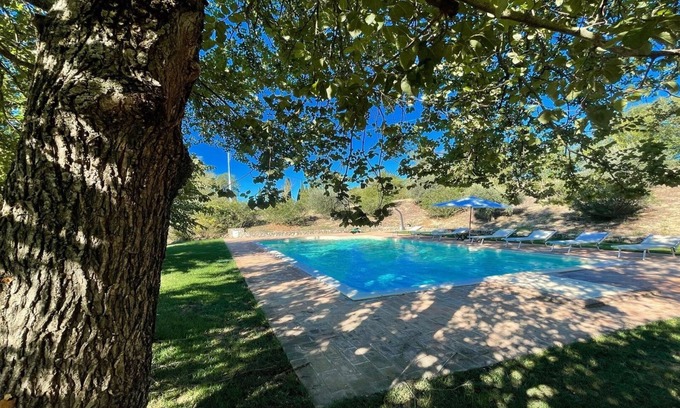 Loreto Villa | Slps 10 In fabulous Todi Villa - walk to Todi central - pool + child play arean