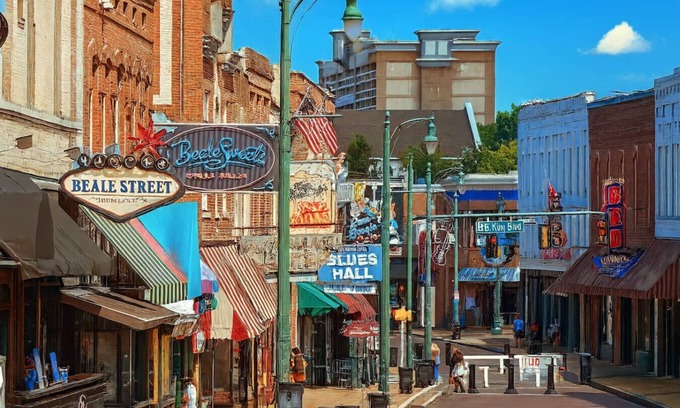 Downtown Memphis Apartment | SM 204 · Historic Revival, Walking to Memphis' Best!