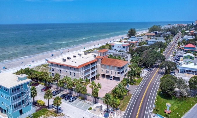 Independence Square Condo | SMACK ON THE BEACH! OCEANSIDE CONDO.