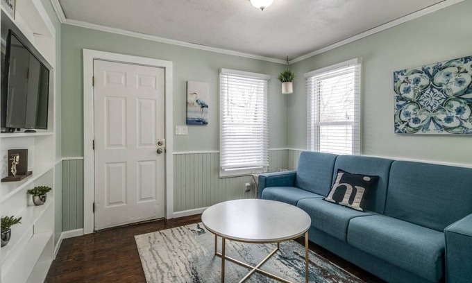 Pontiac Cottage | Small and comfortable beauty near Waterford/Pontiac border