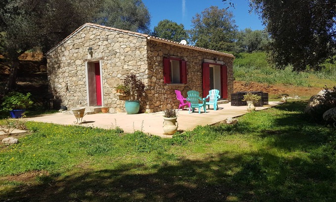 Lama House | Small country house: Very large property with swimming pool.