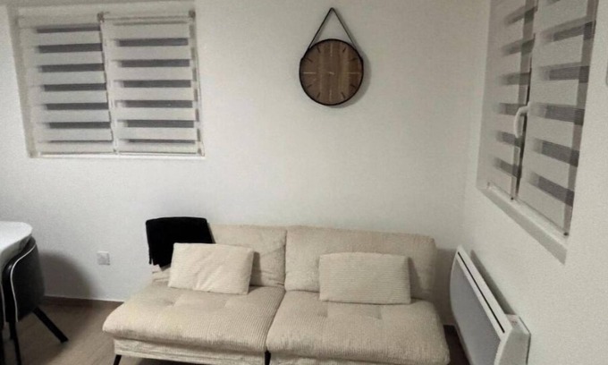 Pont-de-Larn House | Small, quiet house