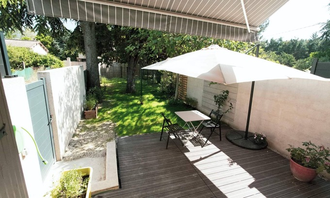 Font d'Irac House | Small recent house with wooded garden