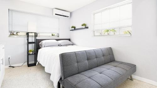Caloosahatchee Apartment | Small studio in Cape Coral close to many restaraunts
