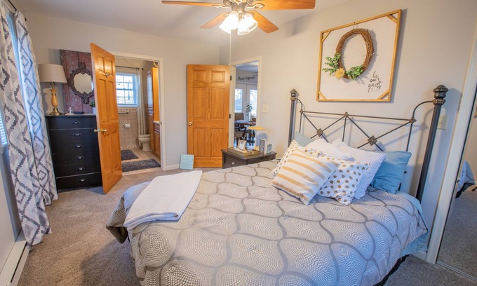 Blooming Glen Apartment | Small Town Apartment near covered bridge
