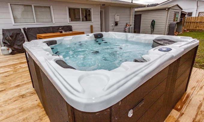 Ohakune House | Snowdrop Cottage - Ohakune Holiday Home