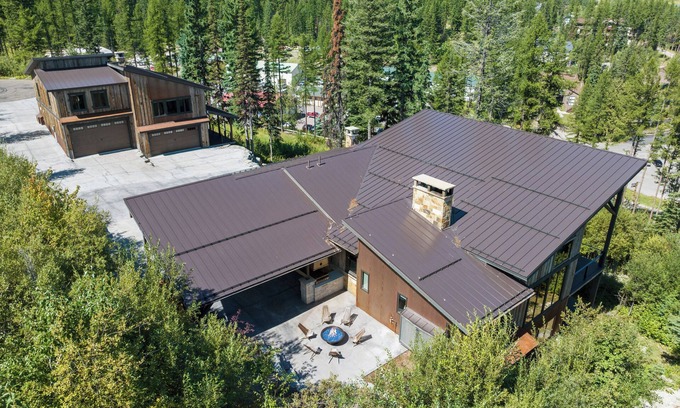 Whitefish House | Snowghost Estate – Luxury Ski-In/Ski-Out Lodge -9BR -3 Hot Tubs - Steam Room