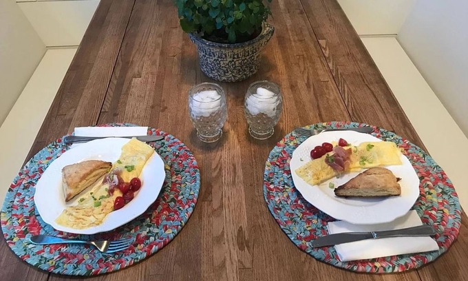 Palmer Bed & Breakfast | Snowgoose Pond Bed & Breakfast