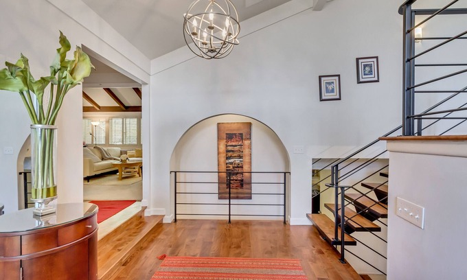 Cottonwood Heights House | Snowy Powder Retreat Minutes to 4 Ski Resorts - Huge Luxury Home