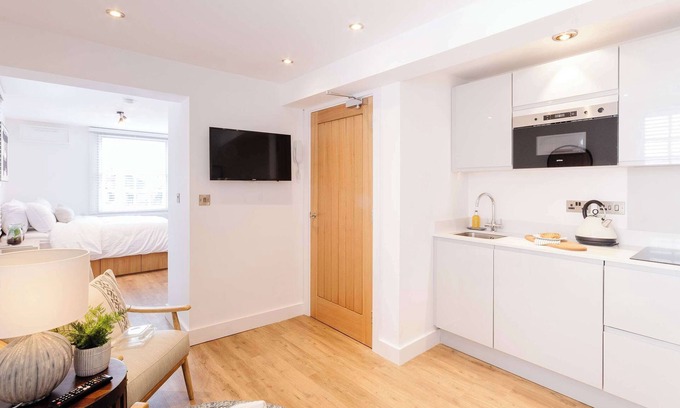 Chester Apartment | Snug Cuppin Street Apartment