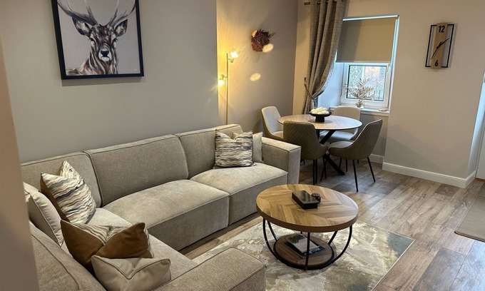 Bridge of Allan House | Snug Modern Home in Bridge of Allan