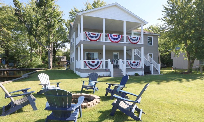 Jamestown Apartment | Soak in the expansive views and enjoy lakefront at Willow Avenue! *Hot Tub*