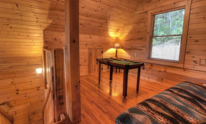 Bryson City Cabin | Soaring Eagle 1 Bedroom Cabin by Redawning