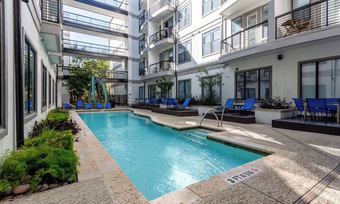Travis Heights Apartment | SoCo Austin Stay - Walk to DT, Free Parking, Pool, Gym, Best Location