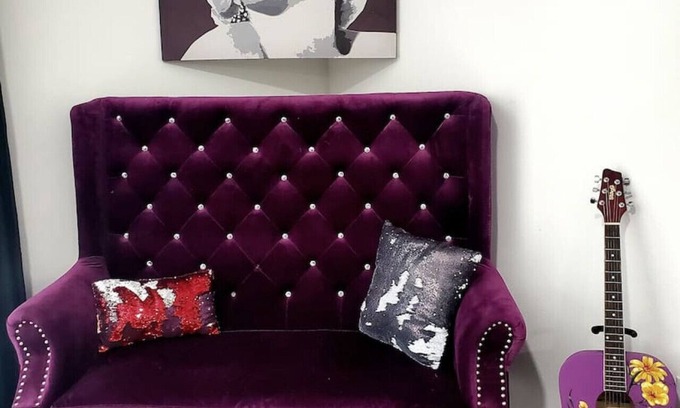 Travis Heights Apartment | SoCo Cool! Huge, stylish and great location!
