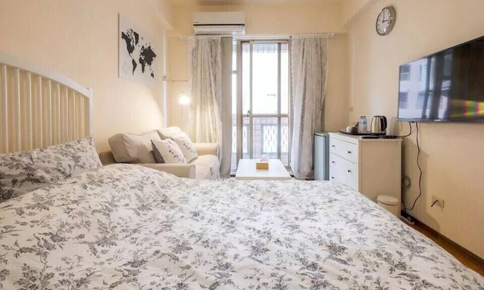 West District Apartment | SOGO Department/CMP Block Museum of Arts/FengjiaNightMarket/Blooming JAZZ