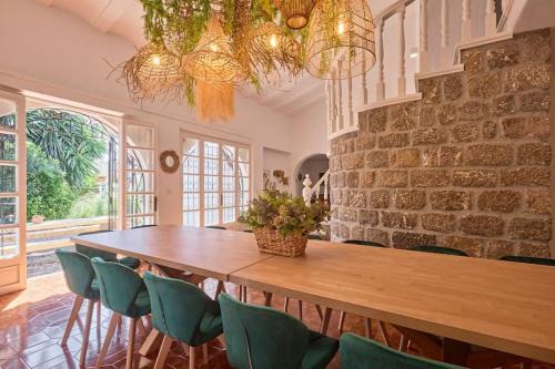 Sant Josep de sa Talaia Villa | Solara Beach Villa - 500m from playa den bossa beach
