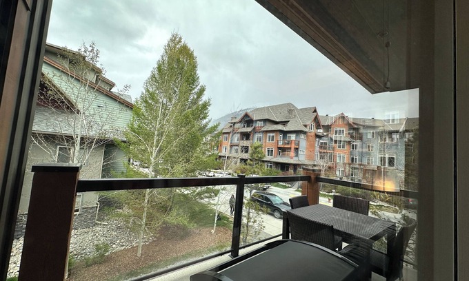 Canmore Resort | Solara Corner Suite-Pool & Hot Tub & Spa