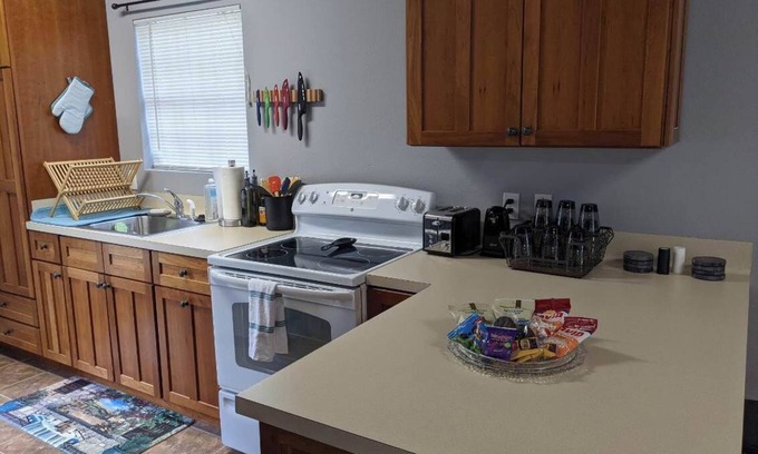 Gibson Cottage | Solitude near the Heart of Little Rock!