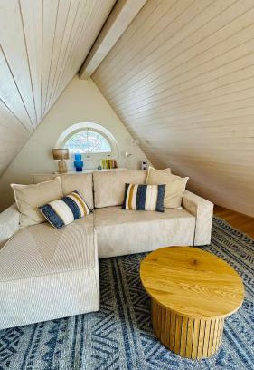 Kuessnacht Apartment | SOLUNA STAY I Penthouse lake view I 20 Min to Luzern I Kidsfriendly I Self-check-in I WIFI I Ski I Free Parking