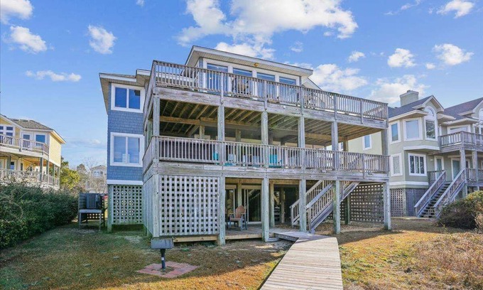 Monteray Shores House | Somerset - 5 Bed, 3.2 Bath dog friendly soundfront home with hot tub