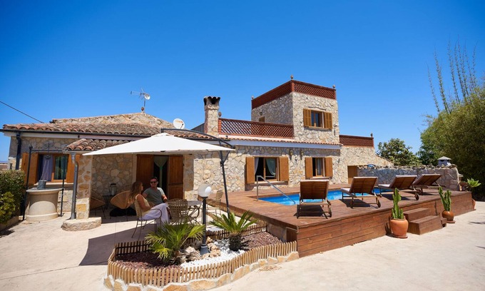 Maria de la Salut House | Son Roig, idyllic place, in the Heart of Mallorca, near the beach and mountains