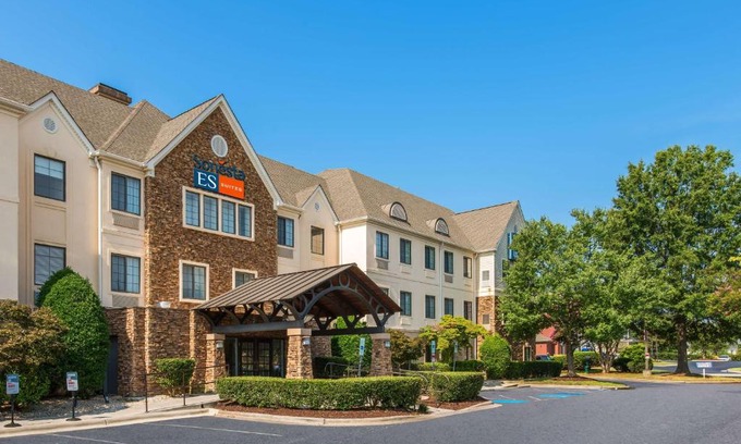 Arrowood Hotel | Sonesta ES Suites Charlotte Arrowood