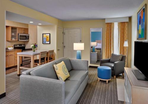 Blue Ash Hotel | Sonesta ES Suites Cincinnati - Blue Ash