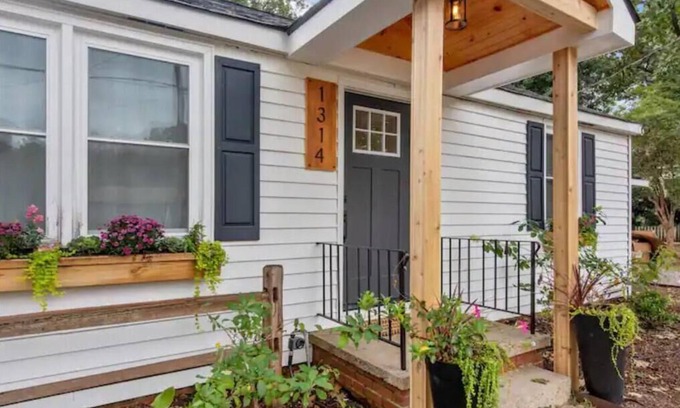 Aiken House | Songbird Cottage-Aiken/Bruce's Field/Golf/Polo