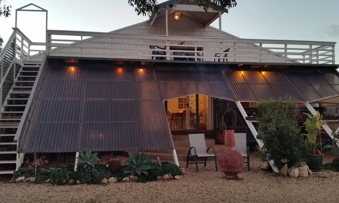 Lightning Ridge Bed & Breakfast | Sonjas Bed and Breakfast