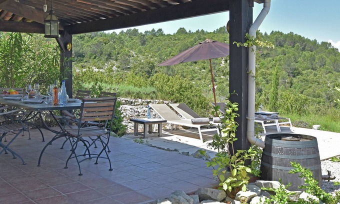 Belvezet Villa | Soothing Villa in Belvézet with Swimming Pool