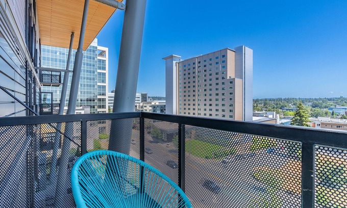West Bellevue Apartment | Sophari Suites at Bellevue
