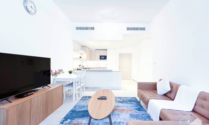 Jumeirah Village Apartment | Sophisticated 1-Bedroom Apartment in Belgravia 3