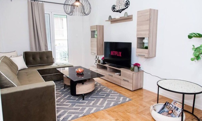 Kifisia Apartment | Sophisticated Apt in Charming Kifisia
