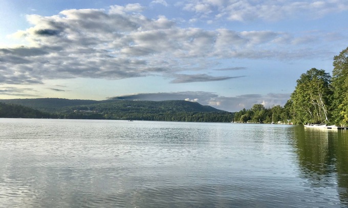 West Stockbridge House | Sophisticated & Comfortable Stockbridge Retreat A+ Location Modern Amenities