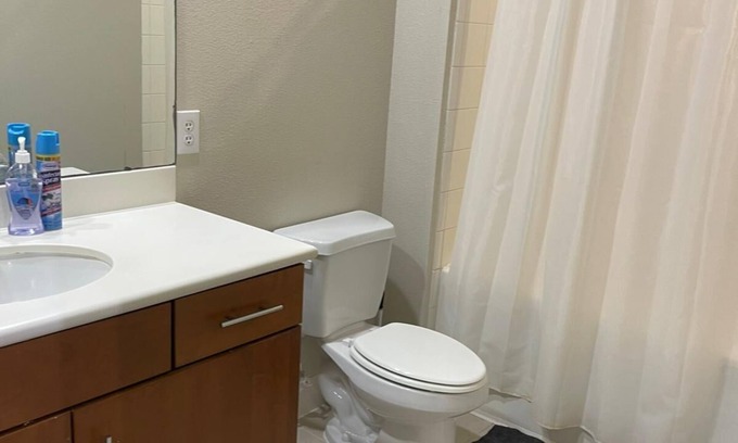 Energy Corridor Apartment | Sophisticated Stay 2-bedroom apartment with AC, fitness room in awesome Houston