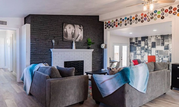 Midland House | SOUND AND COLOR MIDLAND