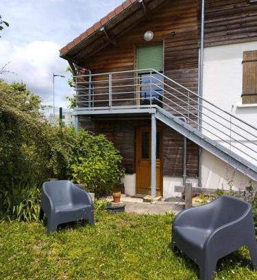 Les Noes-pres-Troyes Apartment | Sous le figuier