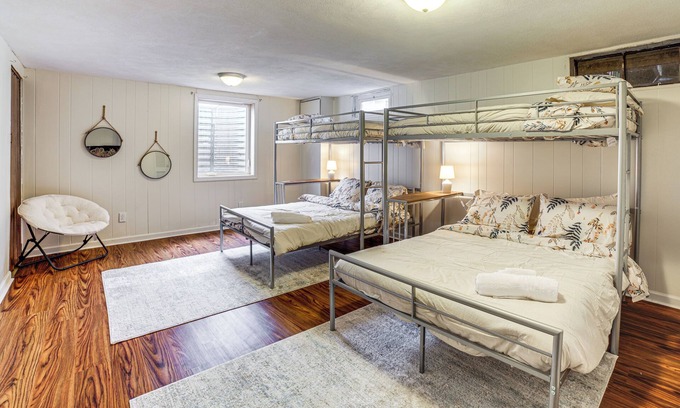 South Bend House | South Bend Home < 2 Mi to Notre Dame Stadium!
