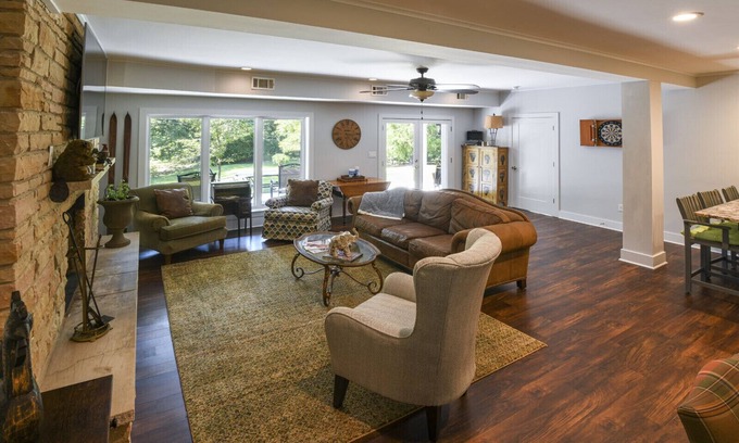 University Hills House | South Carolina & Florida Game Openings! Walking Distance 0.8 Miles To Stadium!