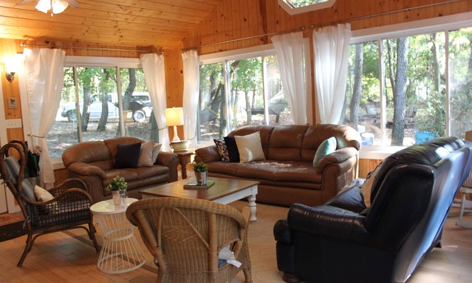 South Haven House | South Haven Dune Fun-Sleeps 12! Rents Year Round!-BlueShore Cottage & Guesthouse